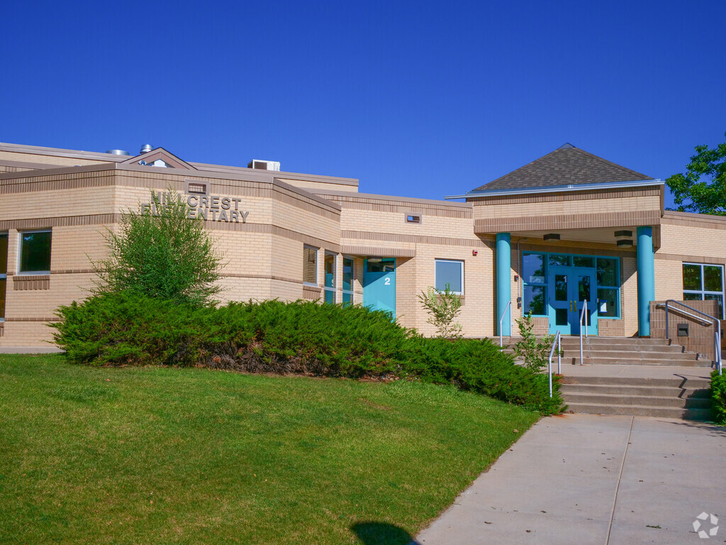Hillcrest Elementary School front entrance in Northglenn.