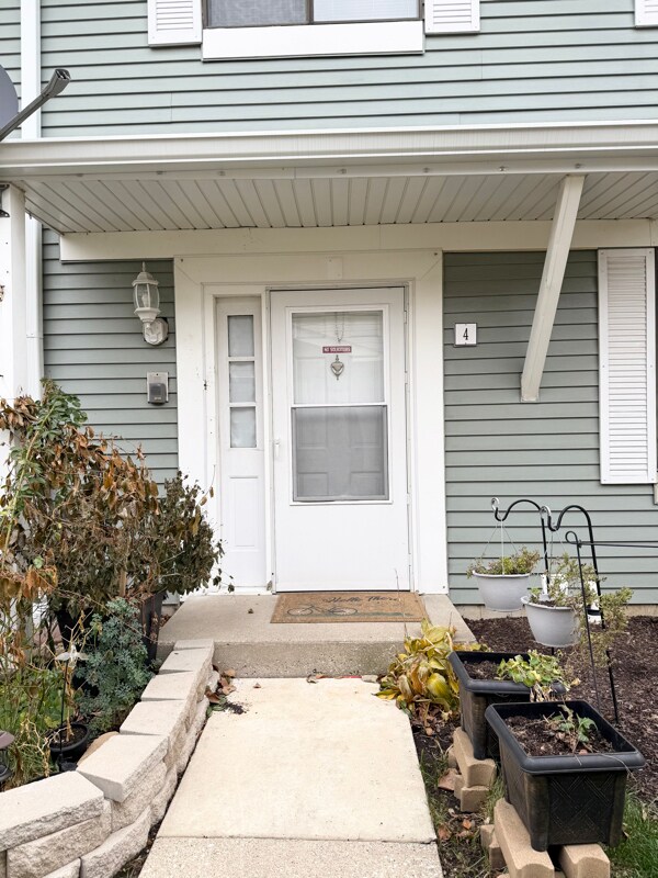 29W535 Winchester Cir S Unit 4, Warrenville, IL 60555