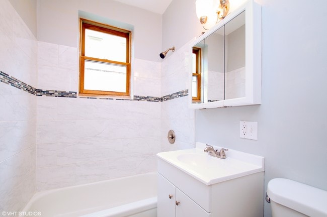 630 W Waveland Ave unit 3C, Chicago, IL 60613 - photo 4