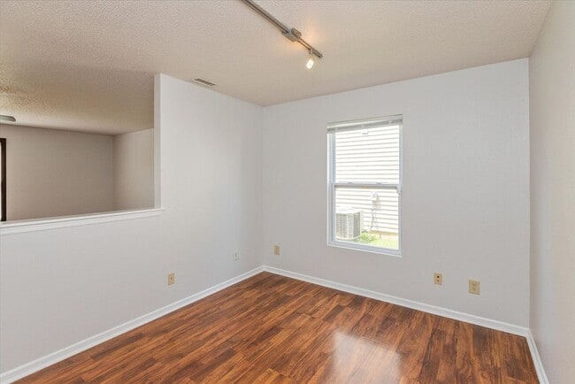 2372 Cedarmill Dr, Franklin, IN 46131 - photo 3