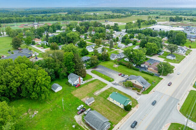 Darrough Chapel sits on the edge of town where city meets country.