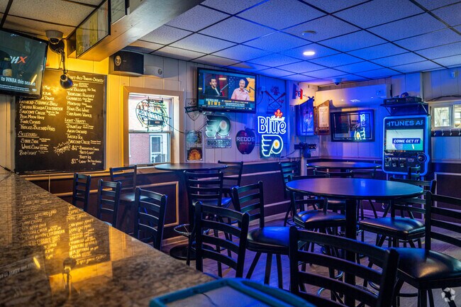 Interior of Three Mugs Pub and Restaurant in Wilson