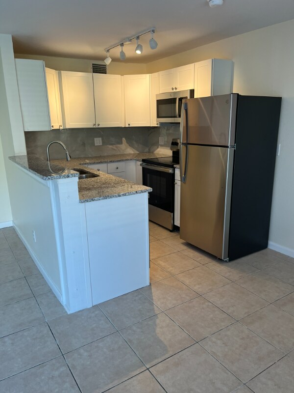 1870 Agora Cir SE unit 103, Palm Bay, FL 32909 - photo 6