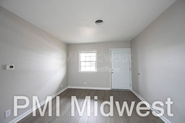 323 E 8th St unit B, Marion, IN 46953 - photo 2