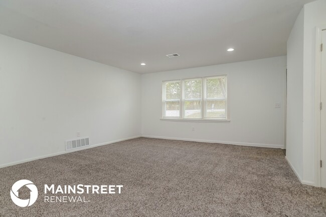 7411 NW Oak Dr, Kansas City, MO 64152 - photo 4