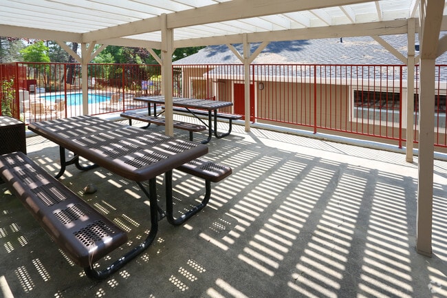 Berryhill, Grass Valley, CA 95945 - photo 4