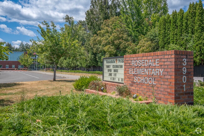 Rosedale Elementary School sign in Hillsboro, Oregon.