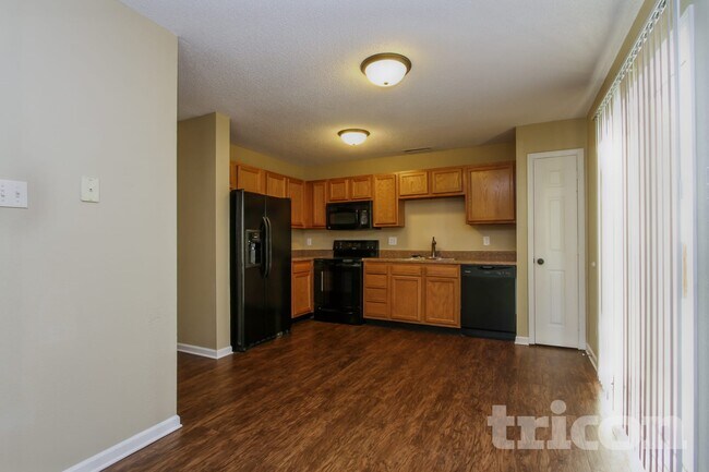 151 Snowflake Cir, Greenwood, IN 46143 - photo 5