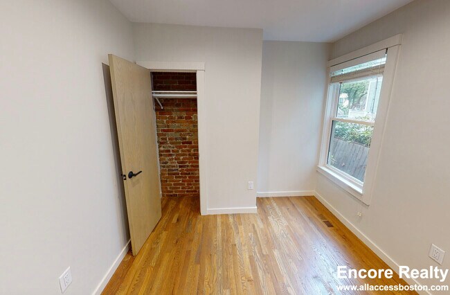 2 Belvidere Place unit 3, Cambridge, MA 02139 - photo 4