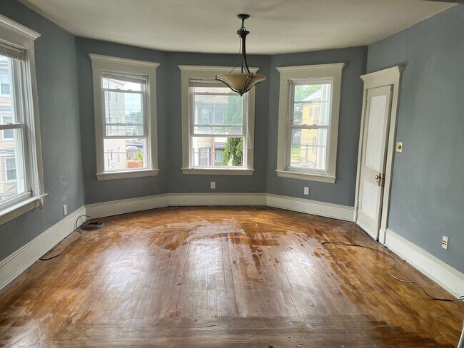 Living room (floors being redone will update)