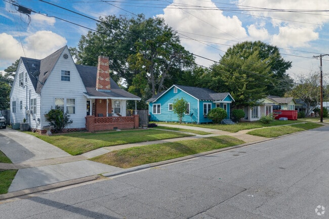 Home styles vary across Lafayette’s West End neighborhood.