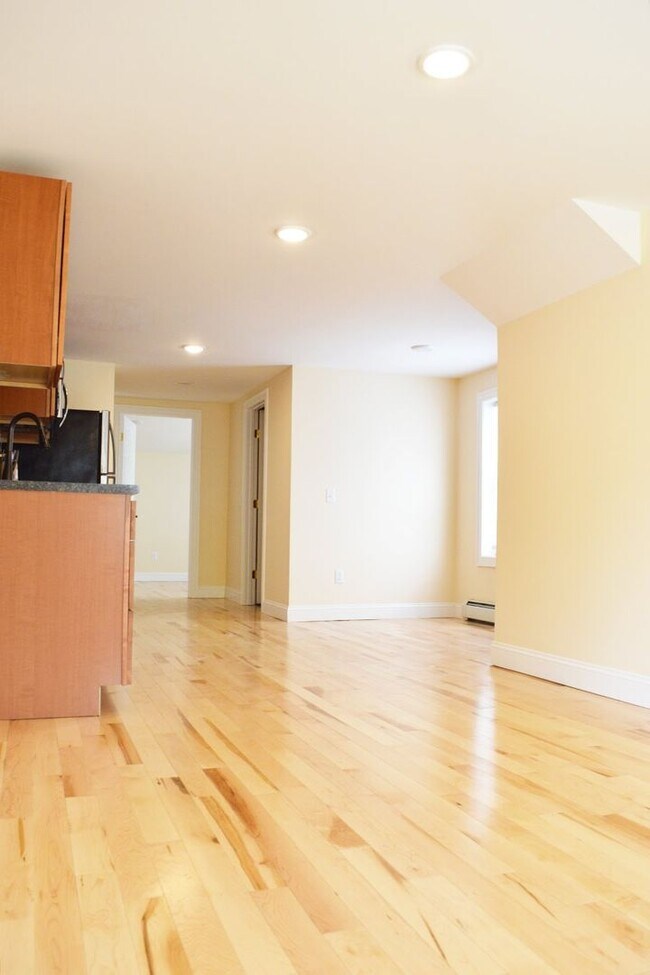 214 North Ave unit D, Burlington, VT 05401 - photo 2