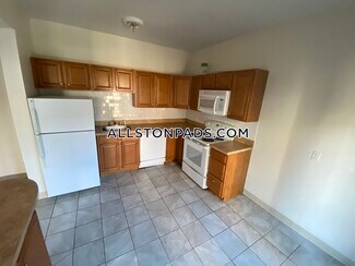 1137 Commonwealth Ave Unit 8, Boston, MA 02215