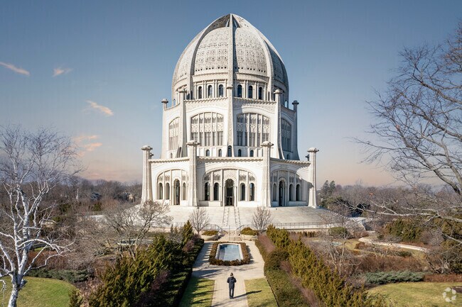 The Bahai temple in Wilmette is a major religious landmark on Chicagos North Shore.