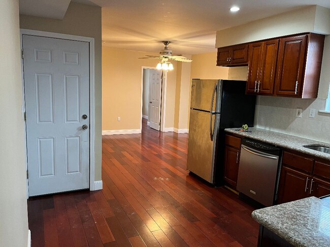 1808 S 17th St unit 3rd Floor, Philadelphia, PA 19145 - photo 4