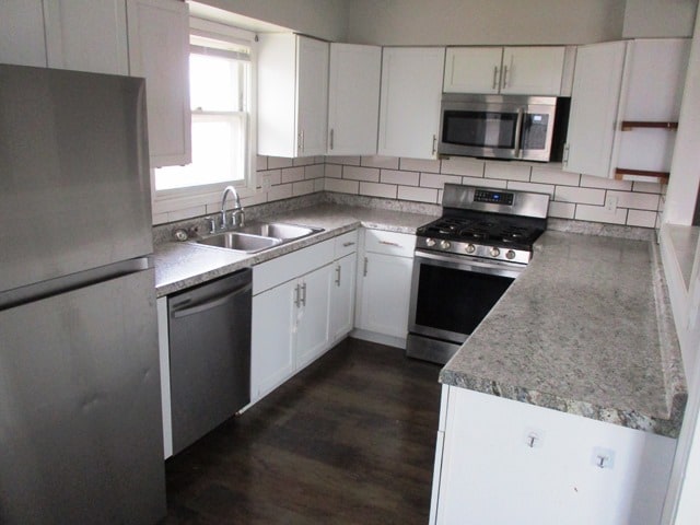 204 W Shelbourne Dr, Normal, IL 61761 - photo 2