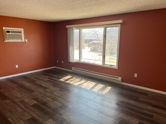 3650 W 8th St Unit 4, Goodview, MN 55987