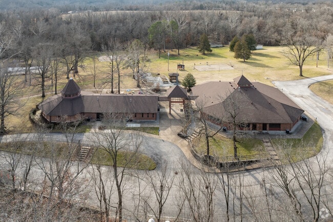 Christian Outreach School in Hillsboro, MO prioritizes learning and collaboration.