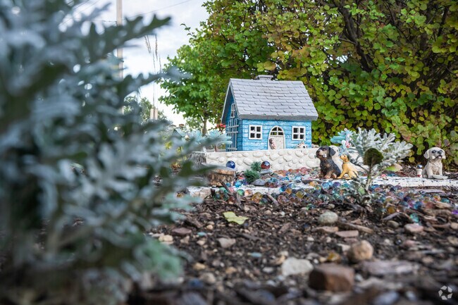 There are so many charming details scattered throughout Browns Lake.