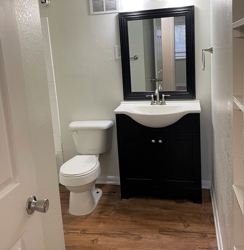 Oak View Apartments 1249 Hampshire Pike, Columbia, TN