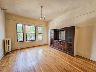 3921 N Fremont St Unit 2, Chicago, IL 60613