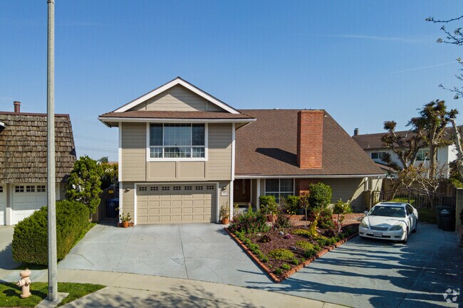 Traditional homes in Los Alamitos often have two car garages and wide driveways.