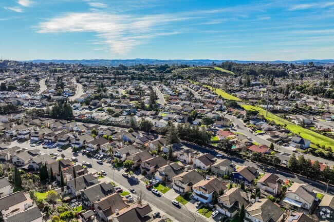Hunter Ranch offers suburban living in the city of Vallejo.