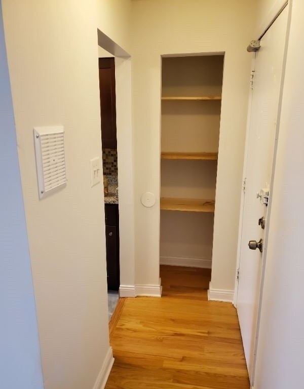 3710 N Pine Grove Ave unit 504, Chicago, IL 60613 - photo 5