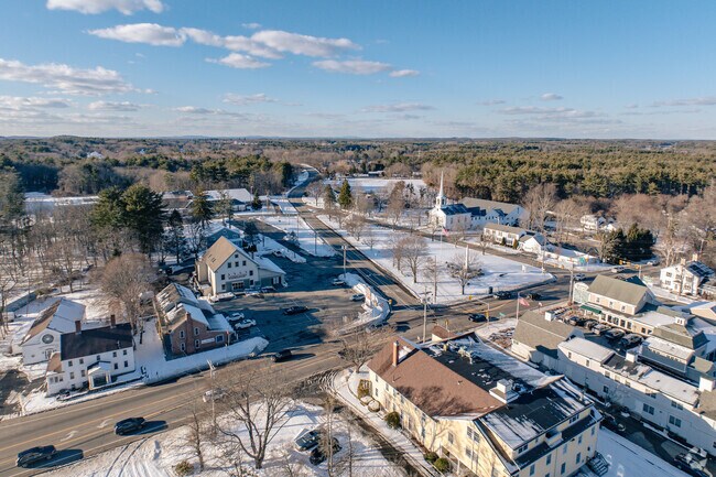 Hampton Falls is a small community nestled with in the city of Hampton.