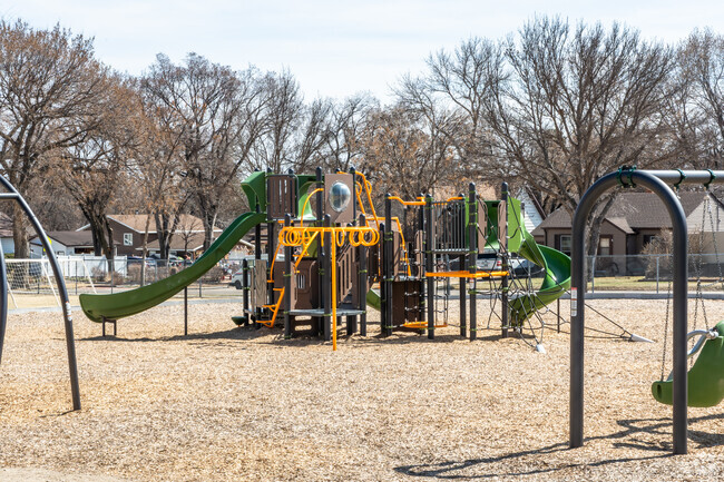 Roosevelt Elementary School has over 120 enrolled students.