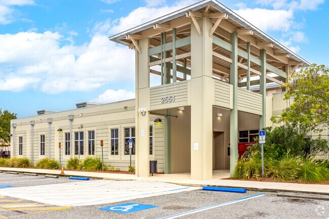 Westside School is a public school located in Kissimmee, FL.