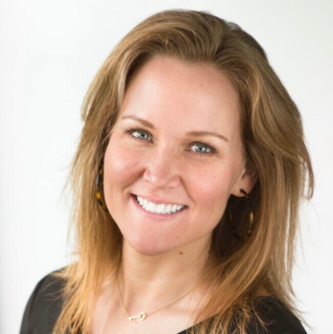 Elizabeth Hollenkamp