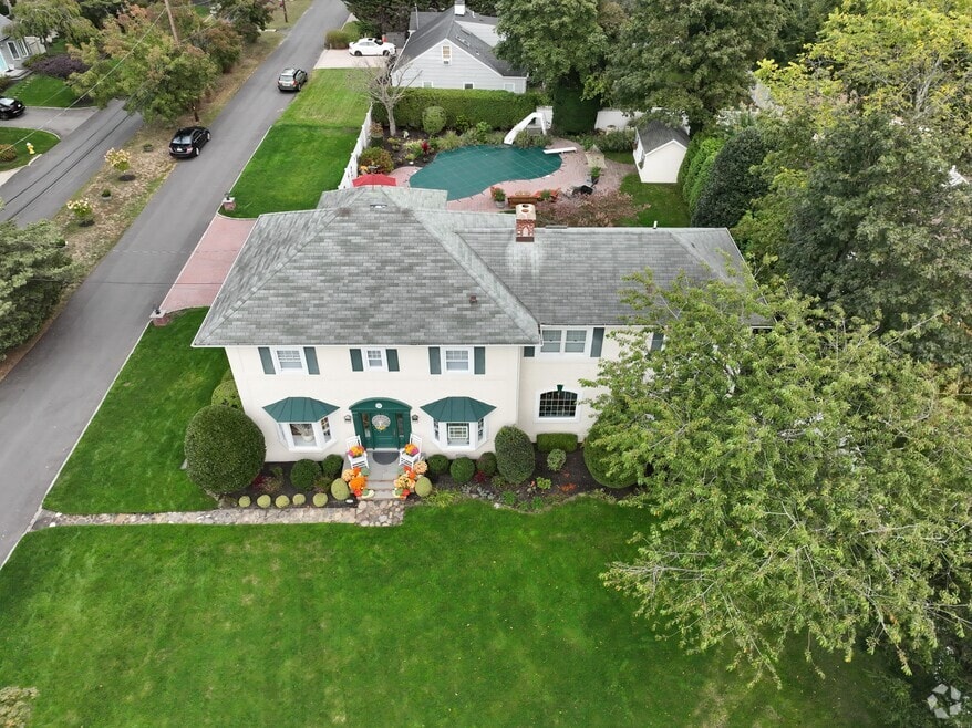 1 Bayview Ave, Islip, NY 11751 - photo 2
