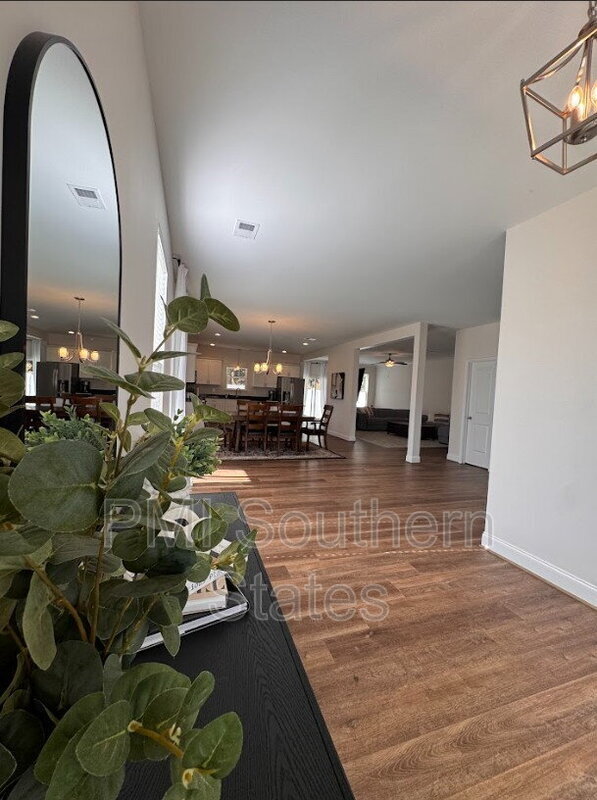 401 Albus Dr, Travelers Rest, SC 29690 - photo 5