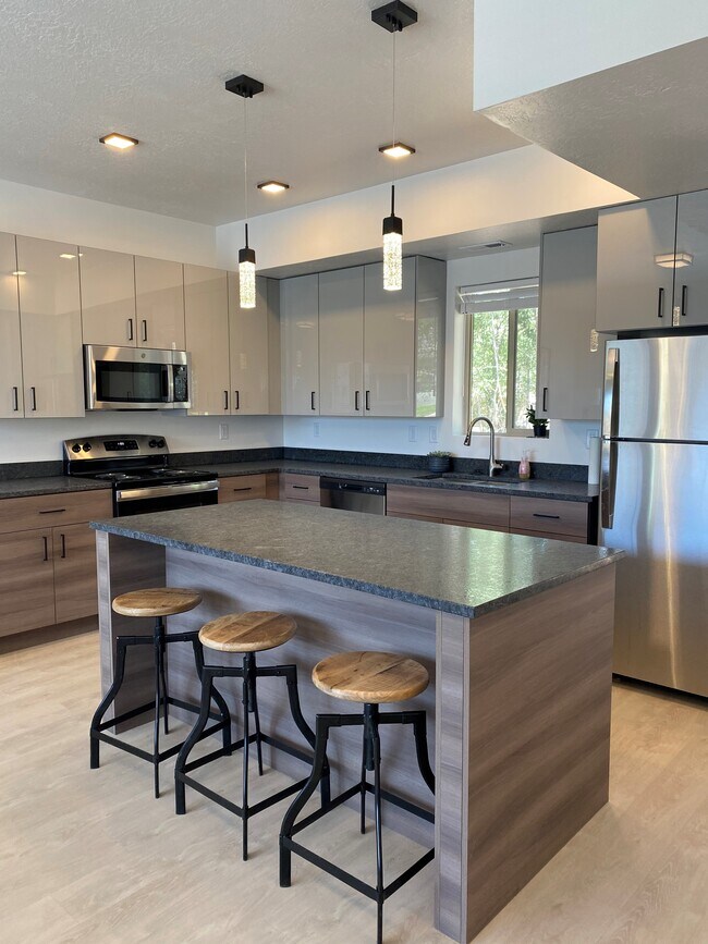 Whisperwood, Ogden, UT 84404 - photo 4