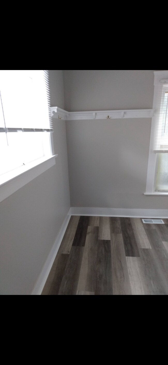 329 5th St unit 1, Elyria, OH 44035 - photo 5