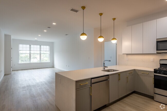 110 Washington, Bloomfield, NJ 07003 - photo 2