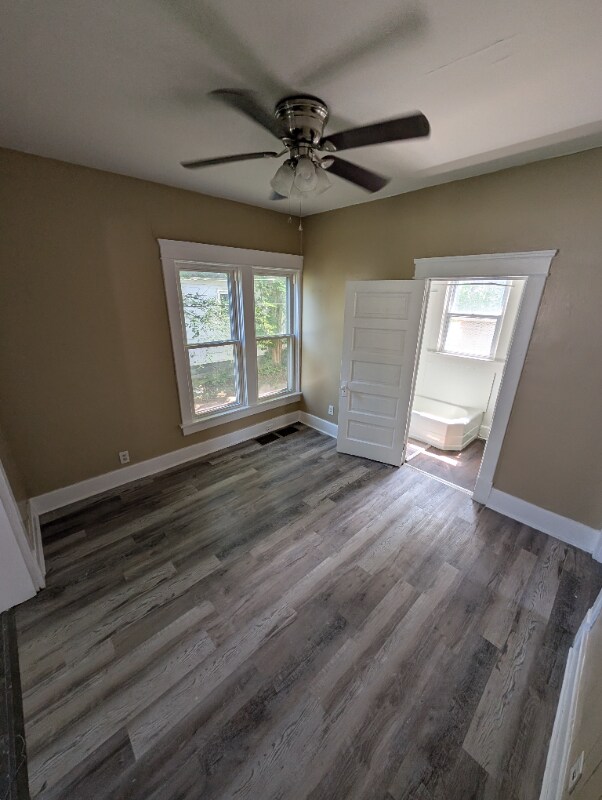 1019 W 10th St unit Down, Lorain, OH 44052 - photo 3