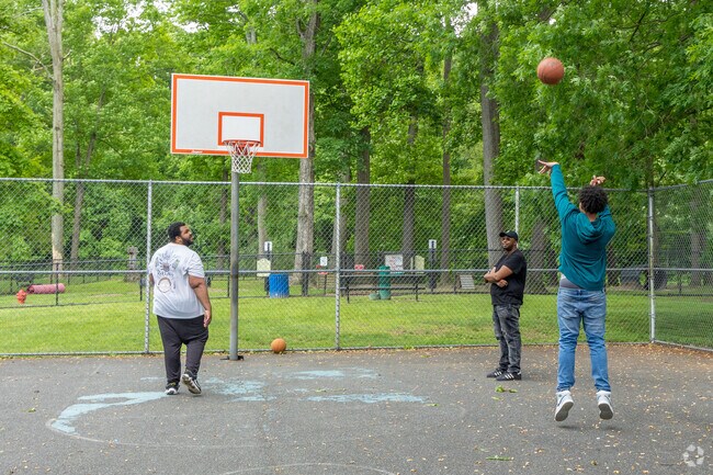 Victory Street Park basketball court is a popular park amenity close to the Perryman neighborhood.