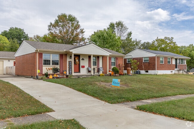 Homebuyers looking in Stoneybrook-Brigadoon can expect to spend around $172 per square foot.