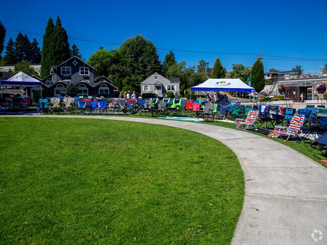 Enjoy a summer concert at the park in Gig Harbor.