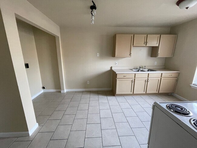 1705 Cedarhill Dr unit B, Killeen, TX 76543 - photo 4