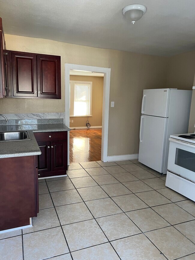 3076 Nicholson Dr unit C, Baton Rouge, LA 70802 - photo 2