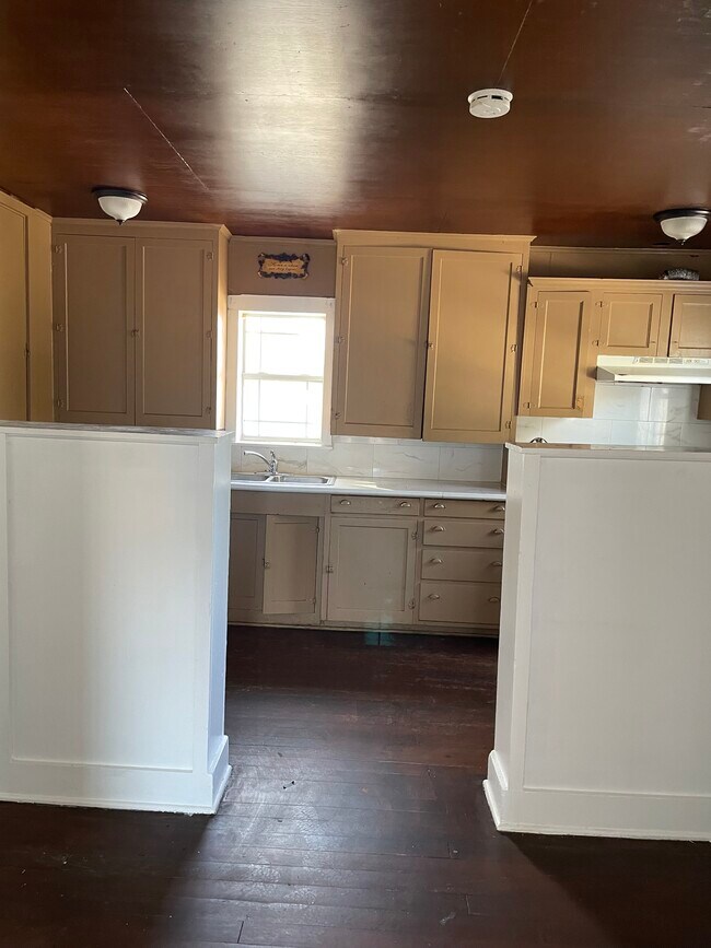 428 S Texas Ave unit 10, Mercedes, TX 78570 - photo 5