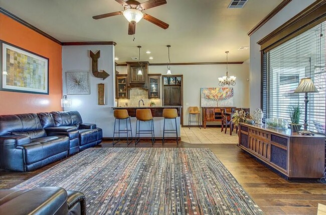 7705 Harold Dr, Yukon, OK 73099 - photo 3