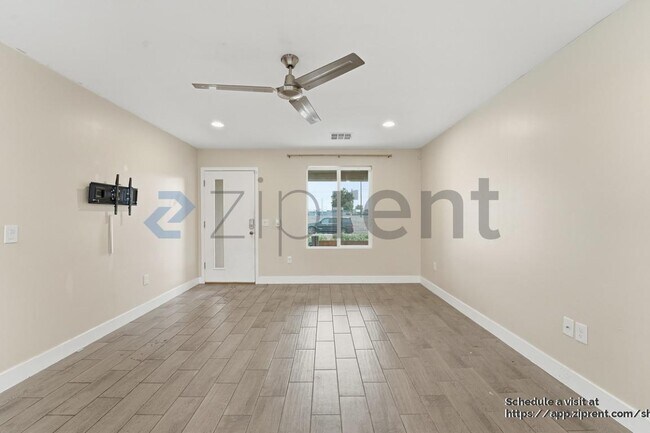 1121 E Apache St, Phoenix, AZ 85034 - photo 5