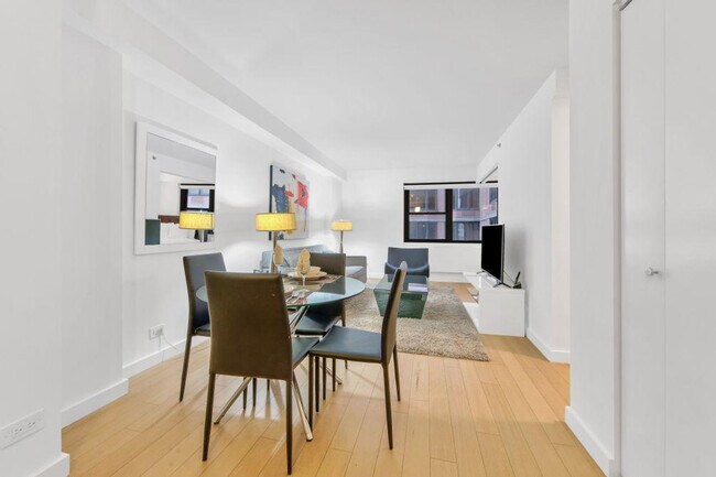 222 E 39th St unit ID1364328P, New York, NY 10016 - photo 2