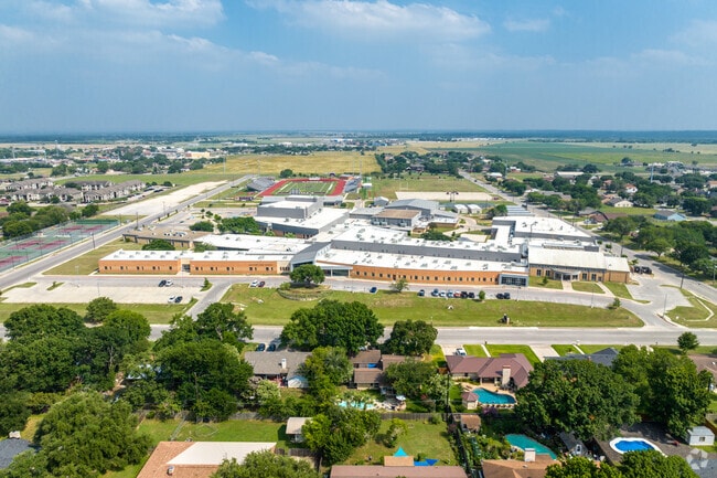 Lockhart High School has an enrollment of over 1,600 students.