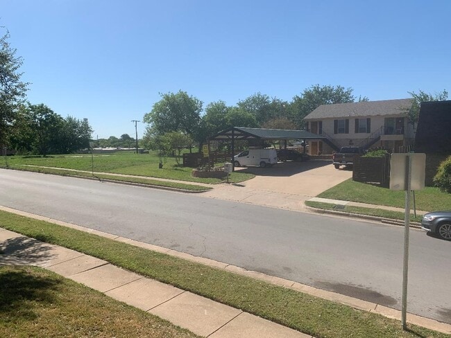 3641 Bryce Ave unit 3, Fort Worth, TX 76107 - photo 2