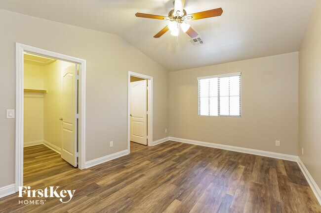 6753 Crystal Run Ln, Las Vegas, NV 89122 - photo 7